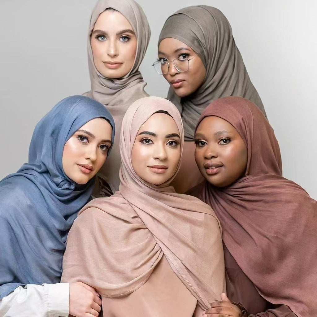 Modal Muslim Women Hijabs