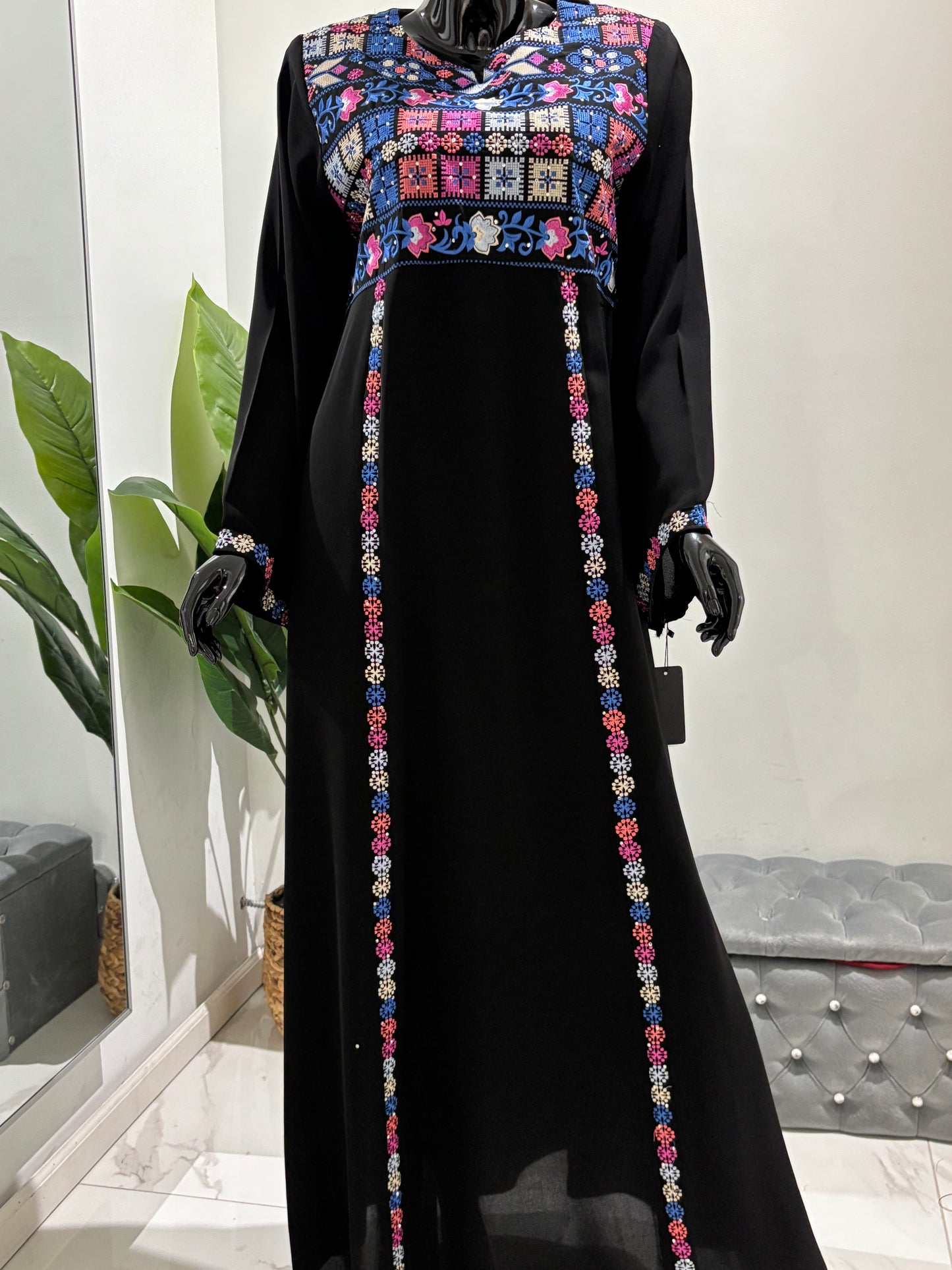 women  Thoub