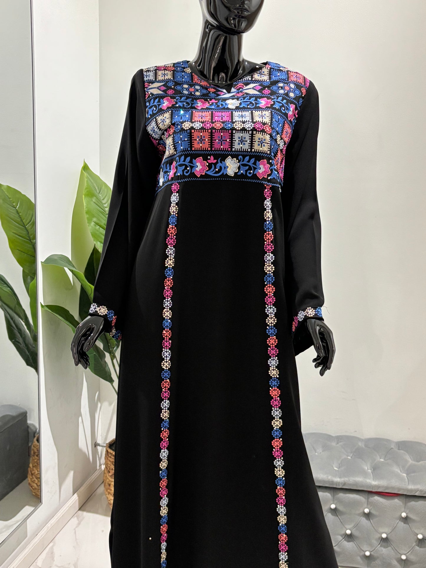 women  Thoub